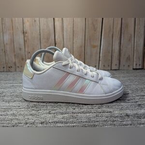 Adidas Grand Court 2.0 K GY2326-White/Iridescent Size 5Y or 7 Women